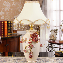 Royal decoration Europeanese-style Bedroom Bed headlights Creative cozy Romantic Creative Ceramic Table Lamp Swing Piece Wedding house Decorative Lights