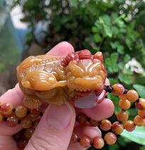 Yang Yujia Natural Huanglongyu Hongyun Head Yin Yang Ear Feet Three-color Overlord Small Pendant Certificate New