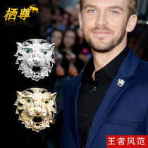 Europe and the United States trend high-end personality tiger head mens suit brooch luxury corsage retro badge small collar pin buckle