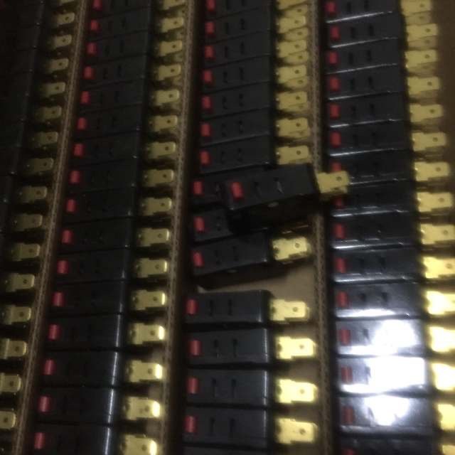 American V3-2101-D8 Travel Limit Micro Switch 3-Pin Switch 10A1/4Hp125 250Vac Brand New