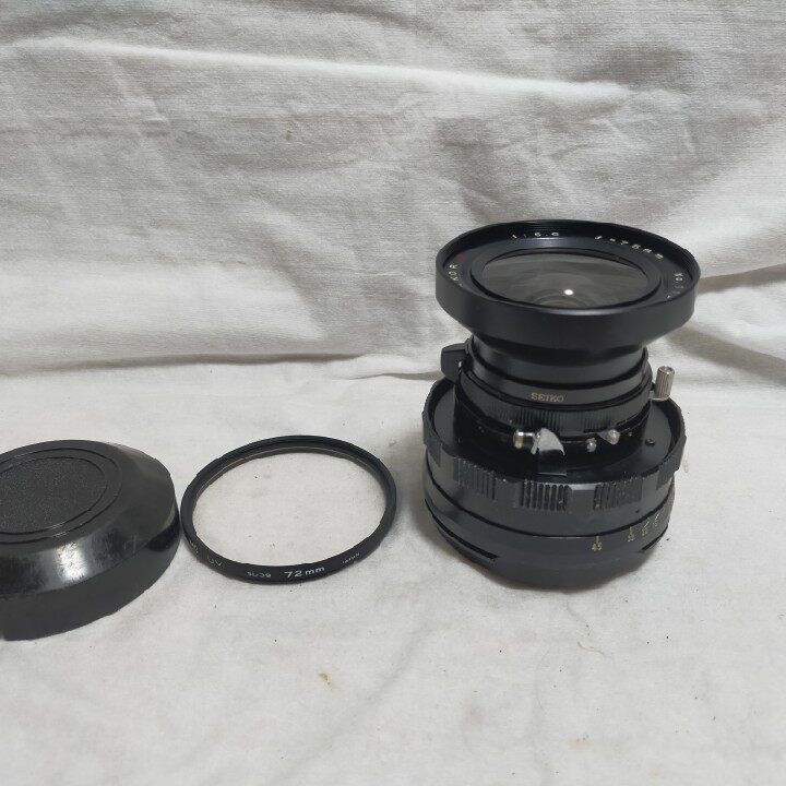 Mamiya news machine with 75 5 6 works normally, the appearance is shown in the figure, the front and rear pieces have peeling