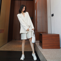 2021 new womens early autumn fashion Net red temperament goddess harbor style retro chic suit two-piece pants