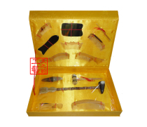 Fuzhou traditional specialty craft gift natural health sheep) horn comb gift box set hand polished 13 pieces