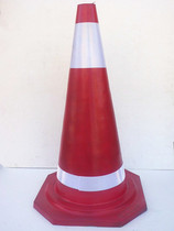 Wholesale aggravated plastic road cone rubber square cone road cone stop car cone roadblock road cone