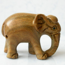 Two-inch green sandalwood sculpted hand to play the piece elephant creative small swinging piece Taiping scene Baiyan
