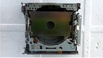 Original fitted Honda Odyssey front six disc pioneer CD mechanism