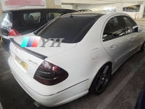 Suitable for carbon fiber Mercedes-Benz 03-09 E class W211 E240 E280 E320 E63 A modified tail
