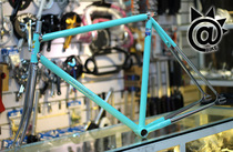 @BIKE The FIXED GEAR COLOSSI retro shelf