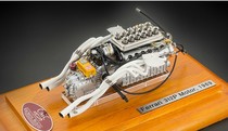 Brand new original package with certificate CMC 1:18 1969 Ferrari 312P sports car engine model collection