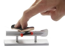 Finger skateboard props plastic props outdoor scene skateboard venue professional props fingertip accessories