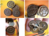 Qing Dynasty old jacket buckle copper jacket buckle Meili Shichang Qian Xinyi hand foreign line set of 5 bats plum blossom cormorant Birthday Peach