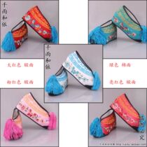 New opera costume shoes female Yue opera flower embroidered shoes retro generation miss inner height-increasing color shoes Tsing Yi 505