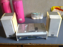 The JVC FSSD558V is a little selfie.