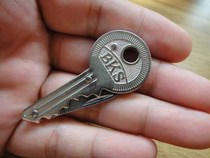 Stainless steel small key small key knife mini key key chain EDC tool BKS small key