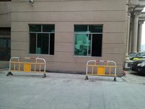 2 m 1 5 m PVC Plastic guardrails Activity guardrails Traffic Mobile guardrails Iron Horse fencing Construction