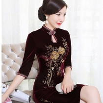 2022 Texture Temperament High-end Handmade Bead Piece Embroidered Improved Retro Mom Dress Wedding Banquet Gown Gold Velvet Qipao Dress