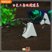 Fashion white triangle glasses display props Sunglasses display stand Glasses shop sunglasses myopia mirror decoration