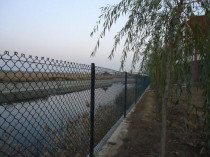  Park decoration protective barbed wire diamond braided steel wire mesh green fence 5*5cm mesh road fence