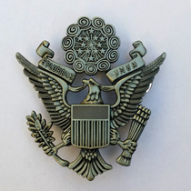 Military fan United States World War II big hat emblem Metal badge badge Rank medal Epaulette Chest emblem Chest badge Metal badge collar flower