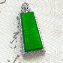 Minke emerald jade ware 18K gold drill inlaid with spicy green without sign for pendant Myanmar natural A goods emerald belt certificate