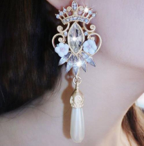 European and American Law Design Retro Exaggerated Baroque Large Earrings Palace Flowers Pearls Crown Water Drill Long earthen
