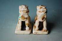 Tang Xing Kiln White Porcelain Point Color Holding Wen Play Paper Lion
