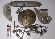 A complete set of old copper parts on old furniture of the Republic of China is beautiful to carve old copper parts