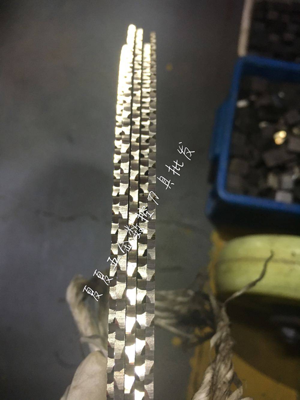 Xia Xiajia grinding blade grinding high-speed hacksaw blade tooth change wire cutting belt grinding