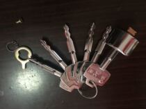 Automatic lock of lock head lock core cross lock