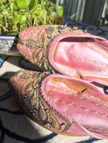 Delicate pink boutique Pakistan handmade heavy industry pure leather embroidered thread embroidered bead shoes Thailand India Nepal exotic style