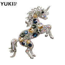 YUKI hipster mens suit brooch European and American collar needle Crystal Tianma girl sweater pin nightclub accessories