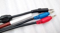 The New 3 5mm Plug 1 to 2 male-to-male audio signal line is about 30cm long and the quality is very good.