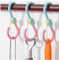 S-shaped hooks (three-piece) creative multi-functional rotatable plastic hooks multi-purpose clothes hooks clothes hooks