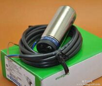 Proximity switch inductive sensor Schneider XS7D1A1NAL2C a XS7D1A1PAL2C