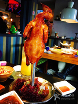 Dancing chicken steel pipe grilled chicken rack dancing chicken rack hand torn chicken Stainless Steel Grill theme restaurant creative tableware