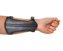 Outdoor childrens archery arm guard traditional bow reverse bow universal cowhide small arm guard archery protective bow accessories