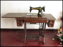  During the Republic of China Invincible brand pedal sewing machine old-fashioned household sewing machine antique collection