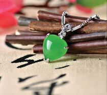 Natural jade pendant Emerald Drop Malay Jade pendant necklace send chain promotion