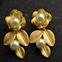 Han Edition Individuality Retro Leaves Earrings Woman Temperament Net Red Exaggerated small crowdsourced design Wind pearl earbuds ear pendant accessories