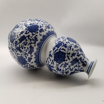 Qingdang full-handed blue and white porcelain tangled branches are rich in gourd bottles porcelain and antique collection pendulum opened to give gifts