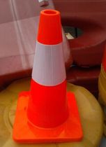 Press non-deformable PVC road cone reflective road cone Cone Barrel Ice Cream Cone Barrel Barricade Cone 70CM2 4 kg