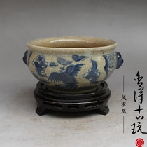 Jingdezhen antique porcelain Tai Ming Wan calendar year crack glaze Double Fengqing flower figures Double-ear incense stove ancient play collection