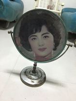  Second-hand old-fashioned iron frame mirror sitting mirror table mirror 70s film and television props can be flipped nostalgic collection
