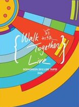 Soda Green all members pro-pen signatures as we walk past the concert CD DVD inside the page