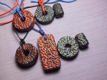 Hand-carved Indian small leaf rosewood ebony key chain safe buckle bead brand can be customized