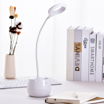 Deli 4326 desk lamp eye protection college students children primary school students to protect the eyes cute Korean version of the night light pen holder