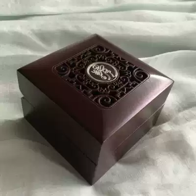 Ring box (not sold alone at the cost of our ring)