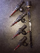 VOLKSWAGEN Kaidi 1 9TDI injector 038130073AG Kaidi injector 0414720215