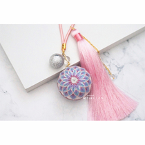 Two pieces of junior chrysanthemum Liancan hand ball DIY material bag Cuju car hanging bag hanging