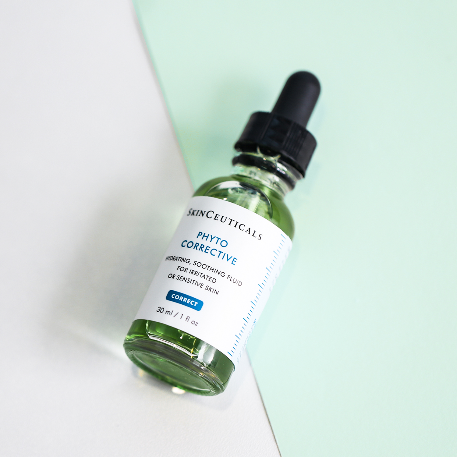 Sirikoduck Color Essential Equipment Green Bottle Soothing Red Red Pox Red Refining Lighting Maintaining Moisturizing